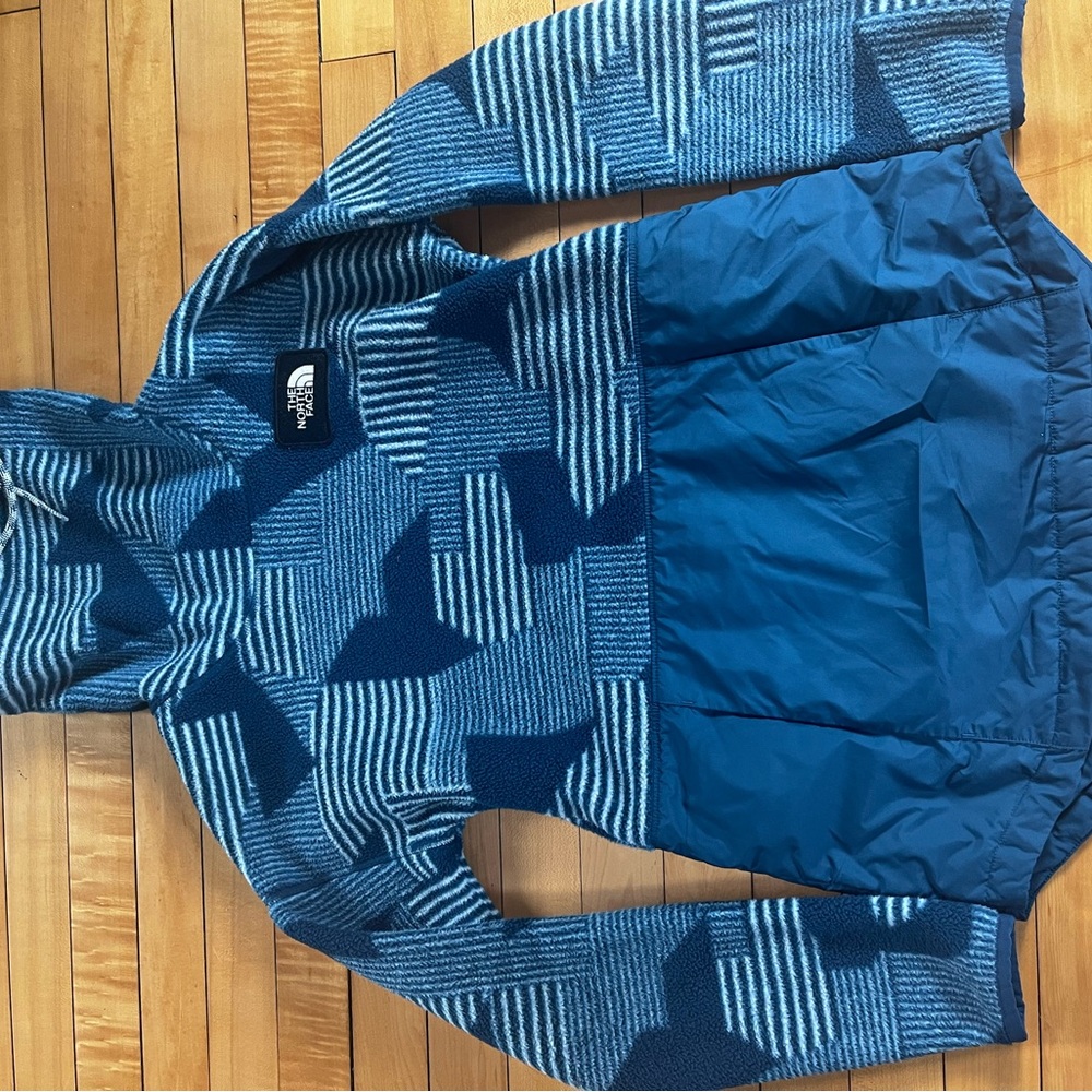 North face fleece popover with turtleneck and front pocket